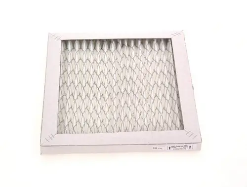 BOSCH-Filter mit einem rechteckigen Rahmen und einem Netz aus Drahtgeflecht, geeignet zur Luftreinigung oder Belüftungssystemen.